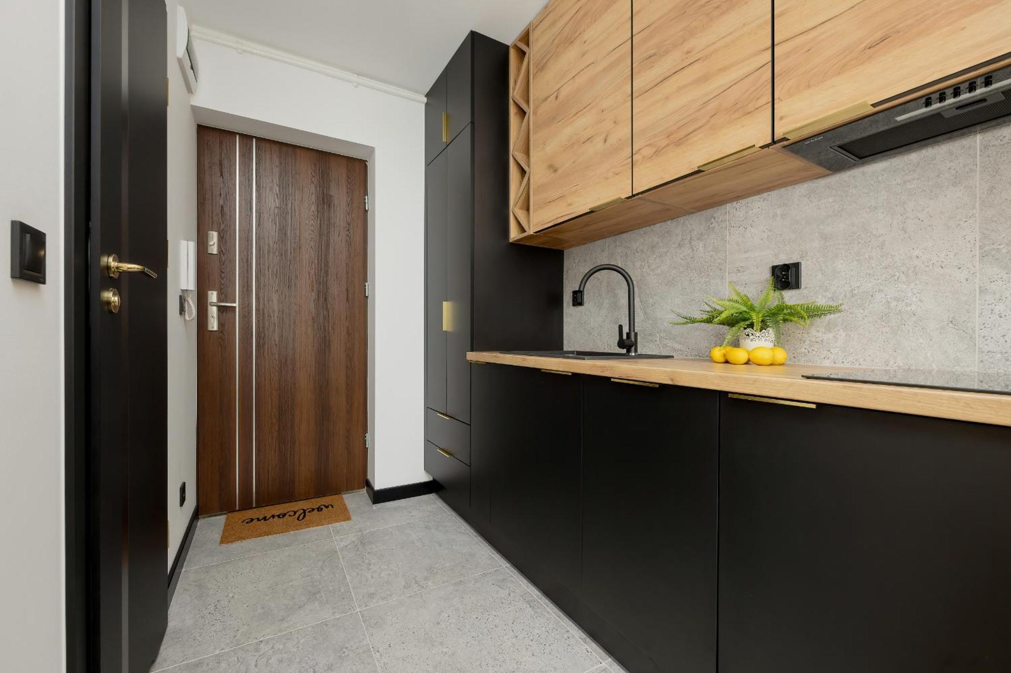 Modern Black & Wooden Apartment Warsaw Near The Airport By Noclegi Renters Zewnętrze zdjęcie