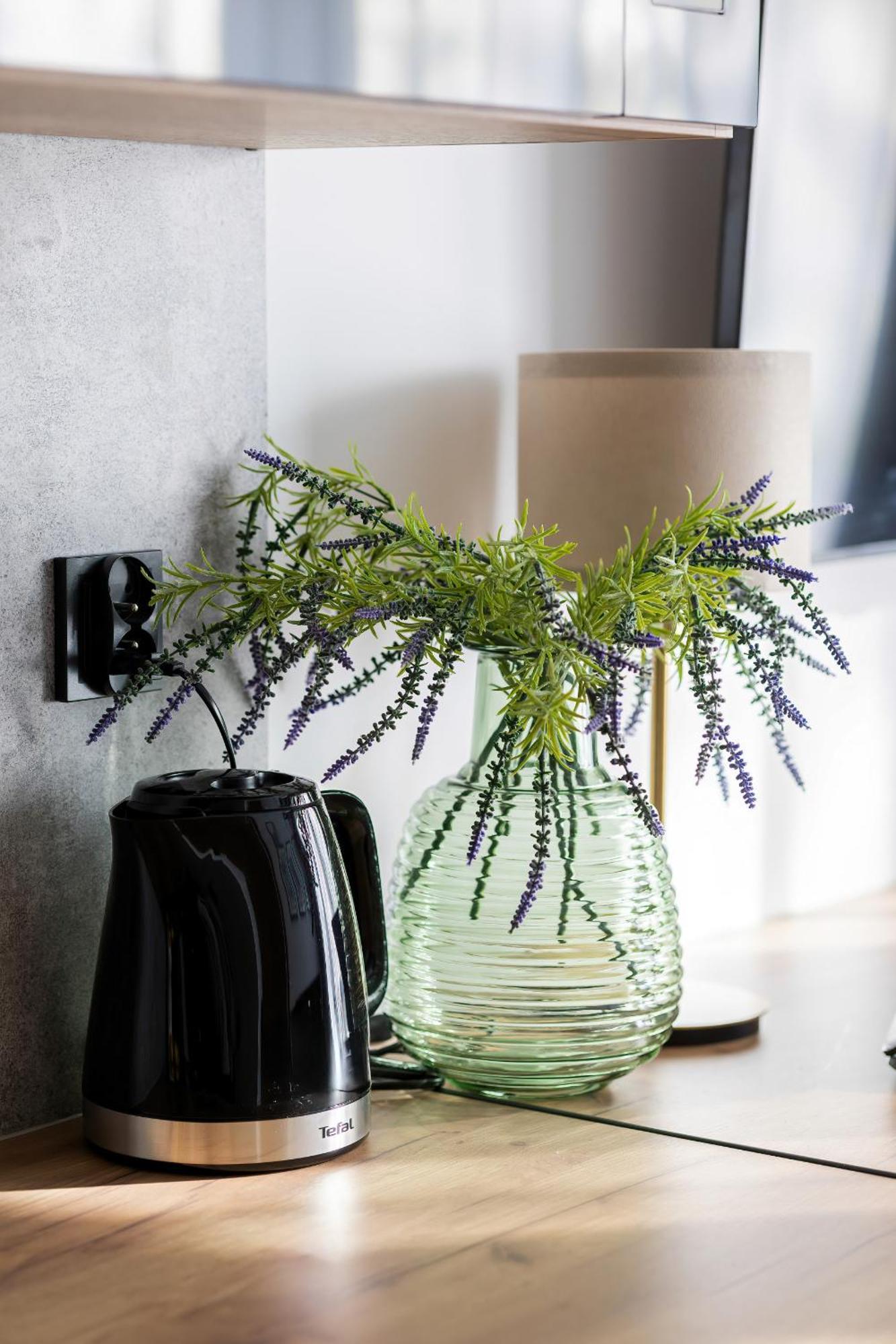 Modern Black & Wooden Apartment Warsaw Near The Airport By Noclegi Renters Zewnętrze zdjęcie